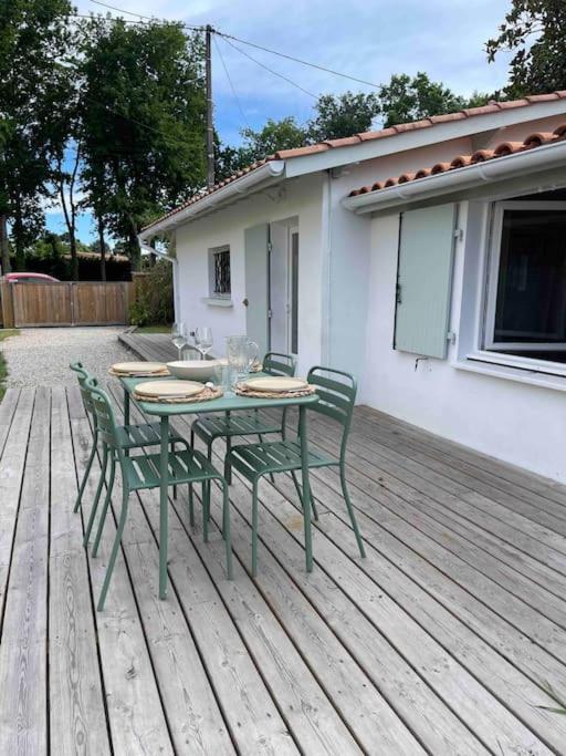 Maisonnette Avec Jardin A Ares Villa Exterior photo